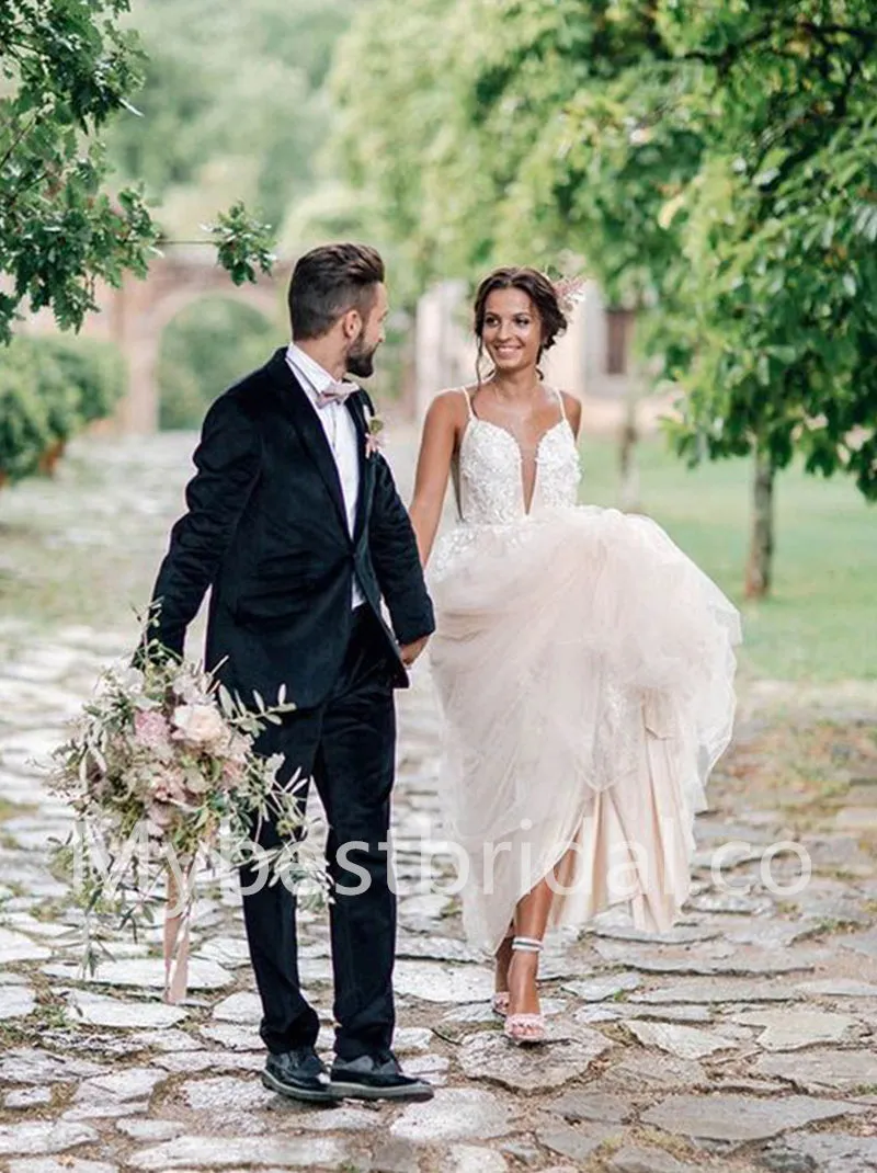 Elegant Spaghetti straps V-neck A-line Lace applique Wedding Dresses, WDY0272